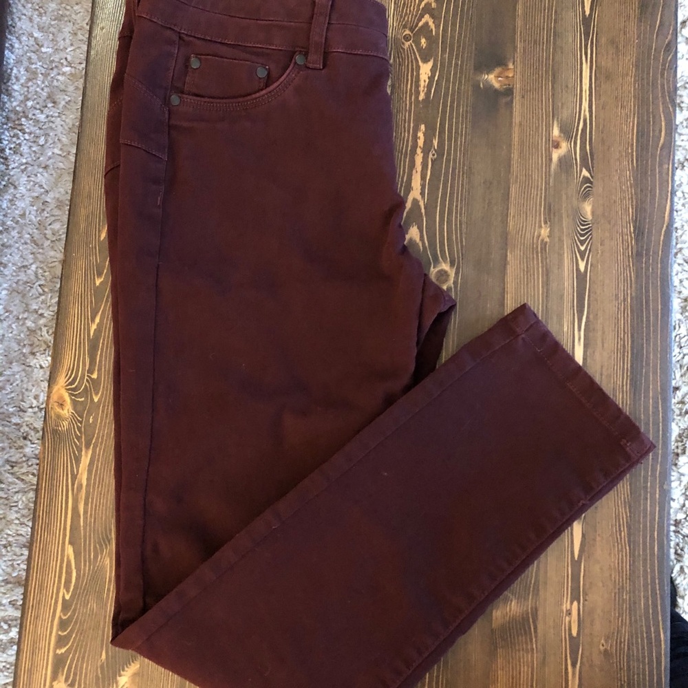 Suko Jeans - deep burgundy